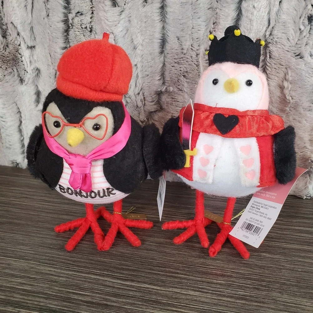 TWO Target Spritz Feathery Friends 2024 Valentine's Day Birds Bonjour, King
